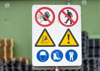 Różne znaki BHP